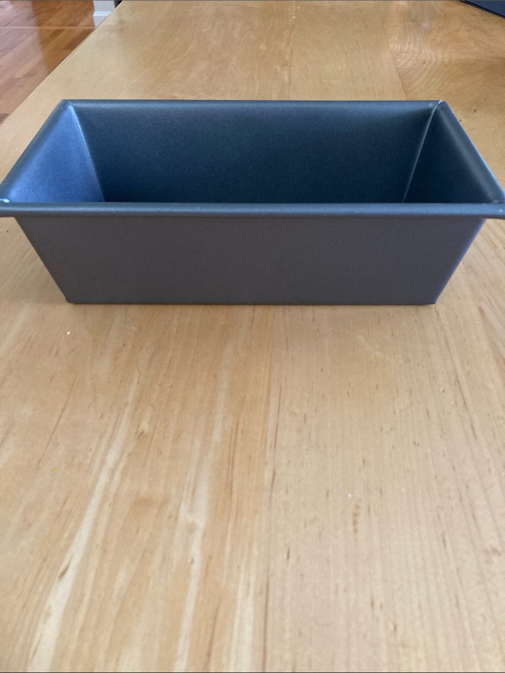 New Calphalon Nonstick 8.5" Loaf Pan in Dark Gray - Picture 3 of 3